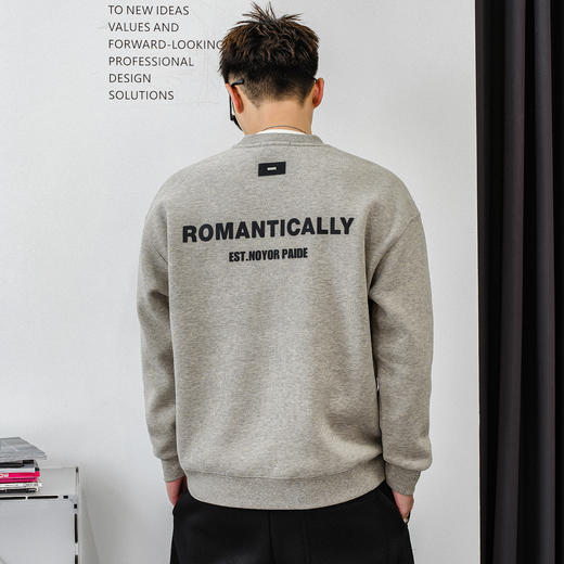 徐太浪【字母印花 帅气大码】灰色加绒卫衣男秋冬内搭打底衫上衣 商品图3