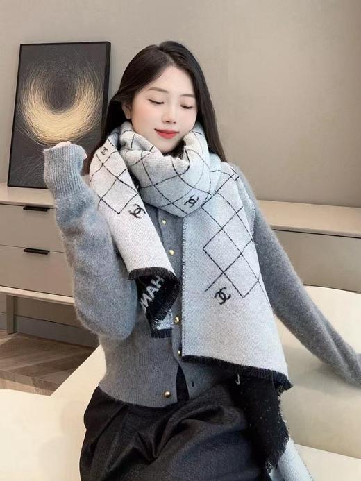 香奈儿 25A满天星双面双色提花围巾披肩（DSX） 商品图1