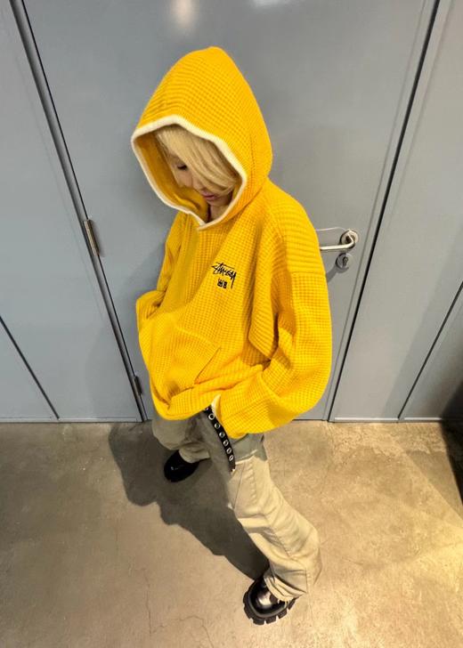 D110921联名款FW25logo标志舒适连帽落肩针织毛衣 商品图3