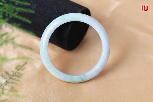 天然翡翠春带彩手镯 圈口：57.8mm 商品图2