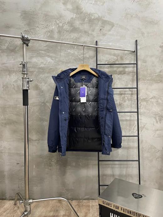 MLB冬季中长情侣款徽标毛领连帽长袖加厚羽绒服 商品图4