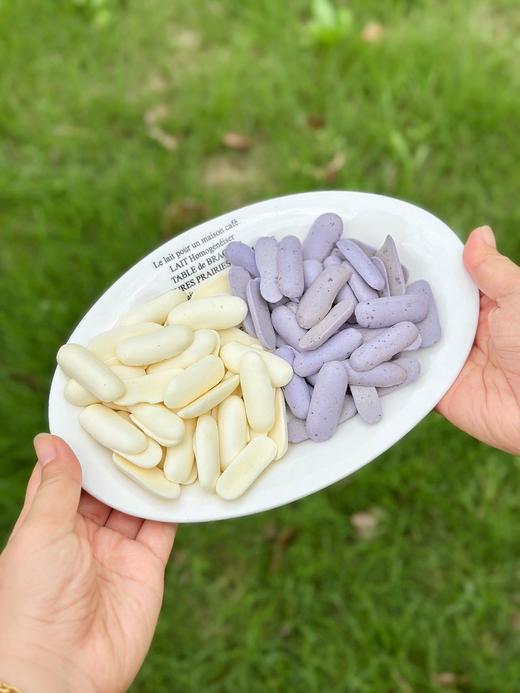 🥛烤着吃的牛奶【童谣说·鲜乳条】 奶香浓郁，酥脆口感，全家都爱的健康担当 🌟2种口味：A2β-酪蛋白鲜乳条＋高钙蓝莓鲜乳条 含量是普通牛奶的6倍左右 商品图4