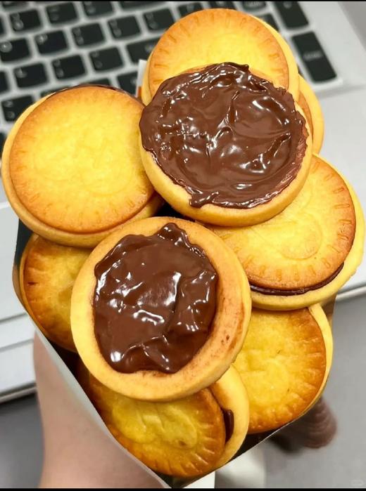 新品🍫榛子控尖叫【面包计划&榛子巧克力味注酱饼干】 ✅25%酱心添加 ✅饼皮有厚度，一口酥脆 ✅加纳可可粉+新西兰乳粉黄金cp 商品图2