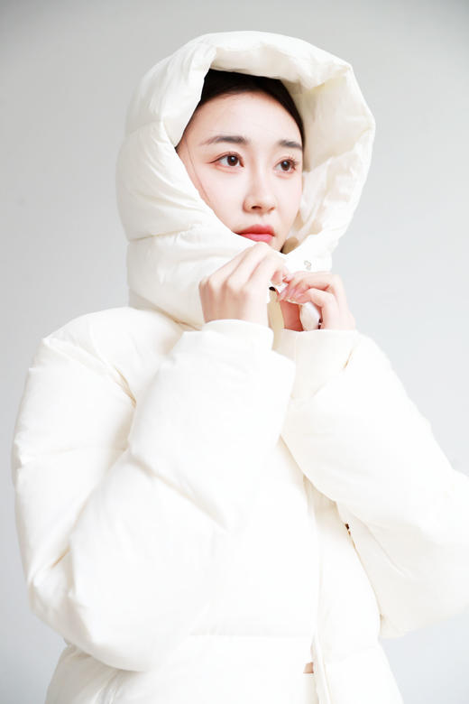 美麻了美麻了，妥妥的女神一枚。背后小标连帽面包羽绒服C111066 商品图9