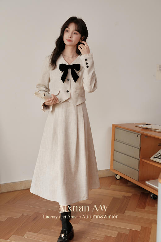 鹿向南「月光舒曼」法式假两件小香风连衣裙2025女秋冬新款A字裙 商品图5