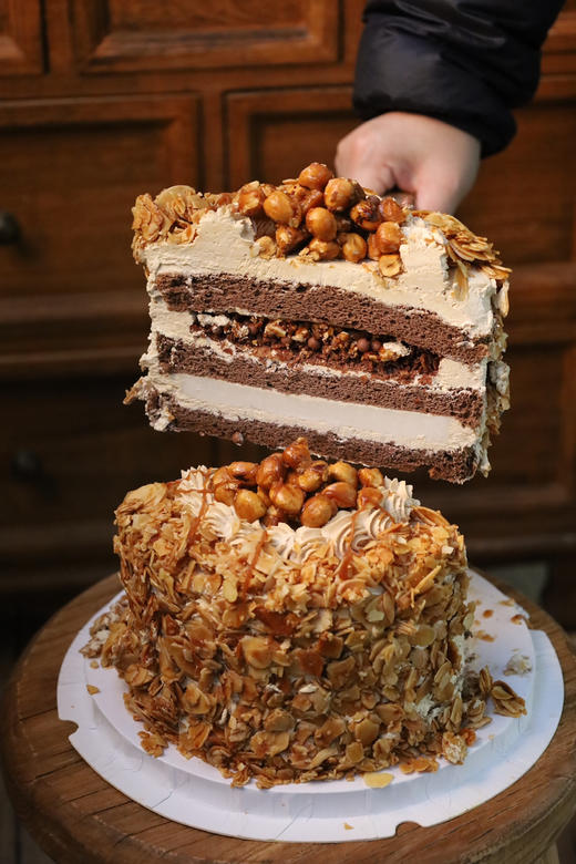 焦糖榛果巧克力蛋糕 商品图2