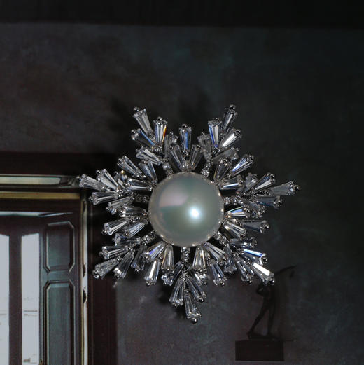 甄珠贝 冬日必备 雪花胸针 12mm大珠珠 精工配件 很闪 正圆基本无暇te极光 商品图3