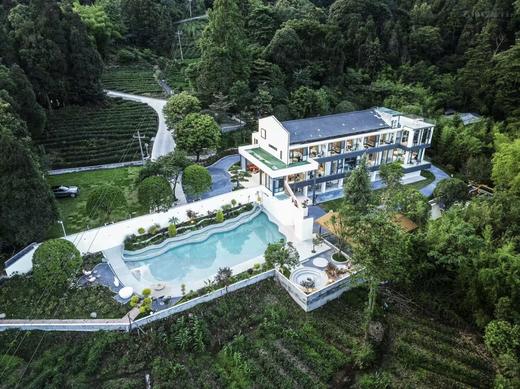 下单填写订房信息或联系客服预约【天台山青渡民宿】599抢浴缸/观景/庭院私汤房1晚，含双人早餐＋天台山徒步票2张，徒步赏秋、赢奖牌，解锁山林浪漫~ 商品图0