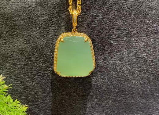 【御珠宫坊】新疆黑羊洞金镶碧玉吊坠 商品图0