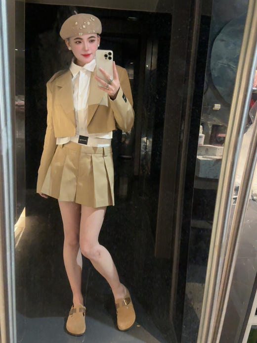 亚历*山大&王 徽标拼接宽松短款翻领长袖西装 套装 商品图2