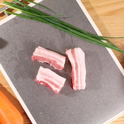 疯抢中！！【“纯钛”双面菜板】一板双面 生熟分切 食品级PP面+纯钛面 加厚耐砍 悬空设计不贴台面 干净卫生 守护全家健康 商品图4