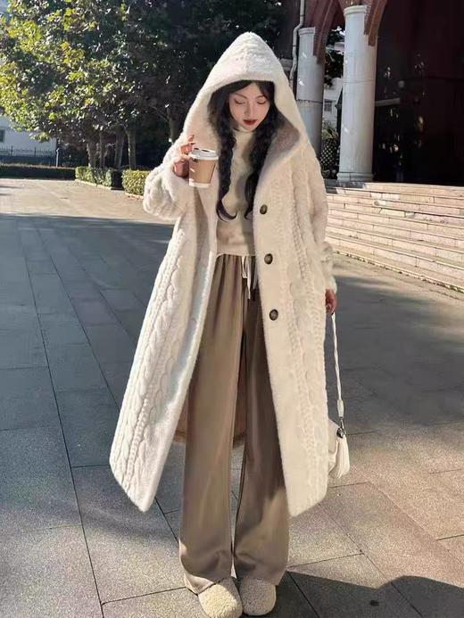 【冬季系列】环保水貂（连帽款）重工麻花连帽外套大衣-喜出 商品图0