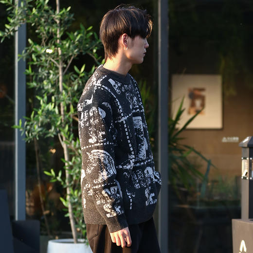 DRONKOO 2025 圆领满幅马加英文字母提花微阔厚毛衣 商品图1