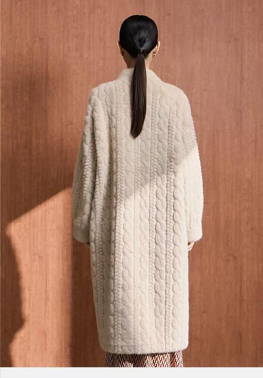 【冬季系列】环保水貂重工麻花厚款皮毛一体大衣外套-喜出 商品图2