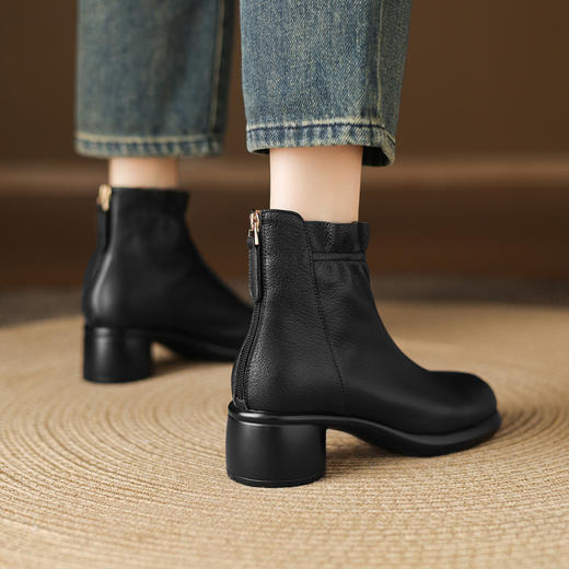 【预售5天】软羊皮粗跟厚底舒适短靴女秋冬新款圆头中跟百搭马丁靴LD&7458 商品图1