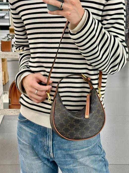 CELINE赛琳 LULU标志印花 牛皮革 手提包 女款 黄褐色（LZ*MM） 商品图5