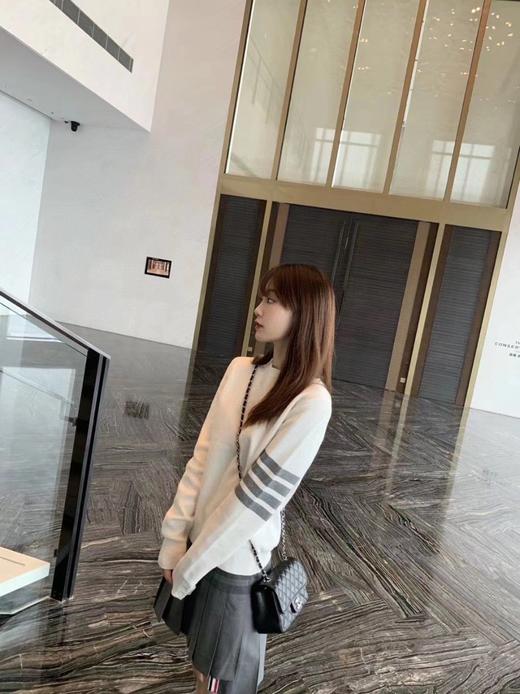 THOM BROWNE 汤姆布朗 .TB经典四条杠针织加厚毛衣圆领毛衣 男女同款（ZY*BG） 商品图5