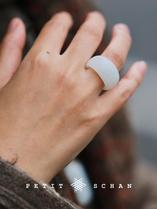 PETIT SCHAN小闪 JEW#030 Chubby White 白墩墩 顶俄巴莎一级白和田玉戒指 商品图2