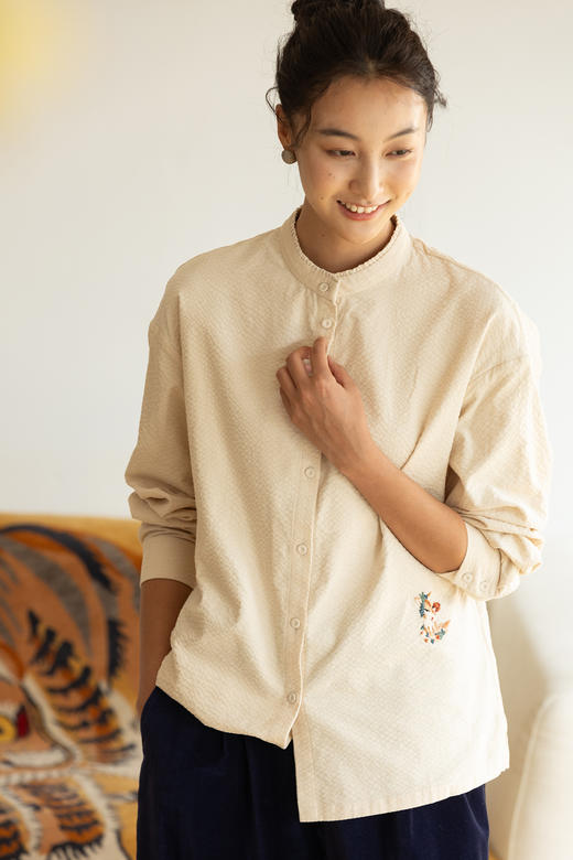 牧衣游原创 手工刺绣灯芯绒衬衫女新款简约质朴文艺衬衣 兰亭入画 商品图5