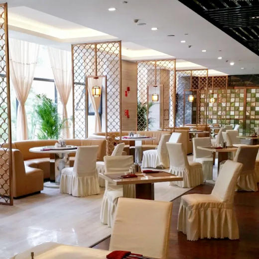 【旅居11.11 | 暖冬避寒】云南芒市华丰孔雀湖度假酒店￥899元起/单人7晚/15晚/30晚，2人起订，25°过冬，栖居孔雀湖畔生态旅游景区，背靠千亩原始森林，享天然氧吧、负氧离子、湖光山色度假！ 商品图9