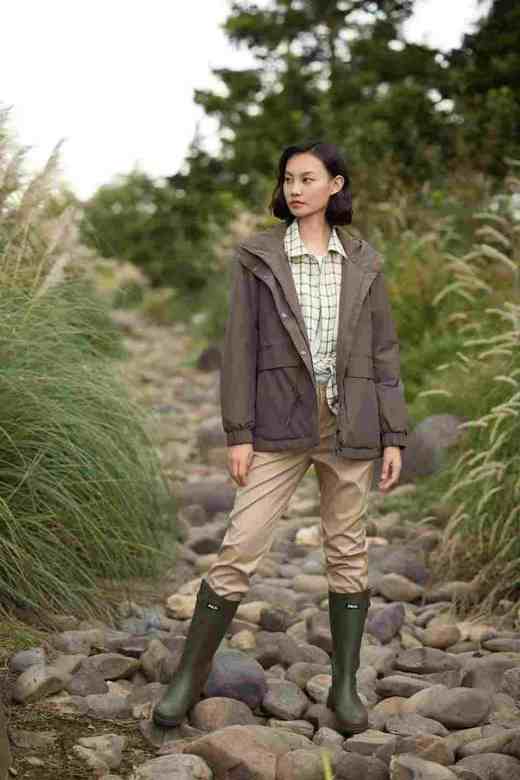 艾高 棉服女  BT152-F . 商品图0