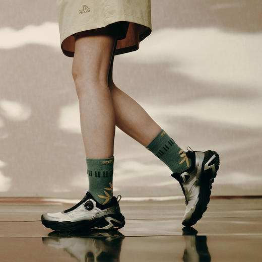 伯希和户外中筒徒步袜子男美利奴羊毛加厚保暖运动登山袜女滑雪袜 商品图1