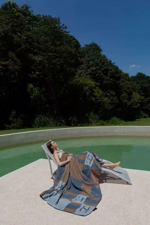 2025秋冬新款毛毯 黑金羊绒毯 商品图2