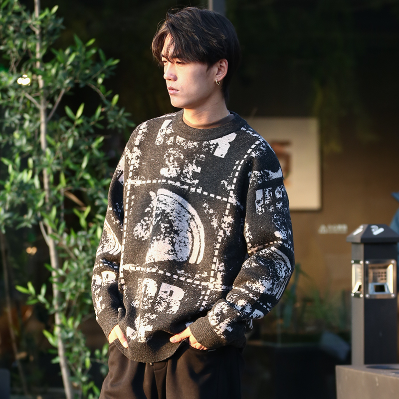 DRONKOO 2025 圆领满幅马加英文字母提花微阔厚毛衣