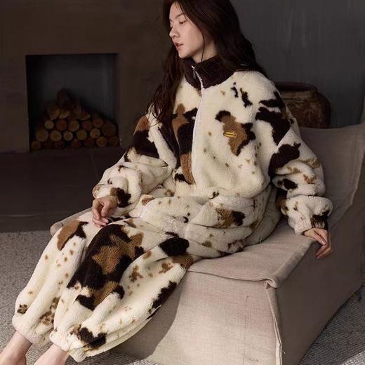雀说 新款印花睡衣女秋冬新款家居服珊瑚绒加厚加绒拉链保暖衣套装ALW25008 商品图1