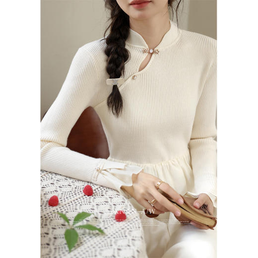 鹿向南「国风情书」新中式白色连衣裙2025秋季新款女收腰针织裙子 商品图3