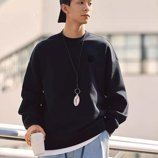 BASICLIVE  男款虎头刺绣加绒圆领卫衣 内里一体式加绒360°保暖；单穿帅气，内搭不臃肿，身材包容度高；基础色系好搭配 商品图0