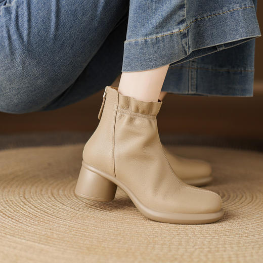 【预售5天】软羊皮粗跟厚底舒适短靴女秋冬新款圆头中跟百搭马丁靴LD&7458 商品图0