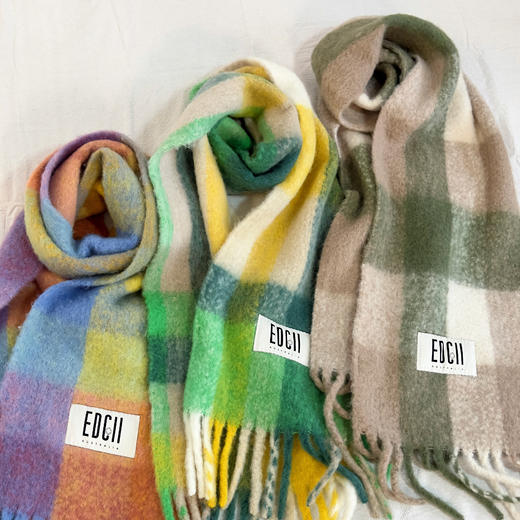 【领券下单立减10元】EDGII棉花糖羊毛围巾 | 柔糯舒适 轻盈蓬松 触感细腻纤柔 梦幻配色 多色可选 商品图7
