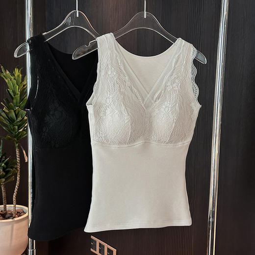 官网1400+ 华家秋冬优可丝磨毛蚕丝内里免穿文胸外穿背心女 法式V领蕾丝保暖吊带 商品图2