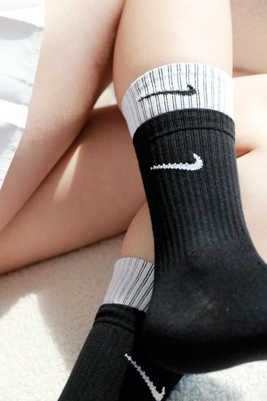 双色拼接+软支撑加固，户外字母提花运动袜原包装中筒袜子C111068 商品图7