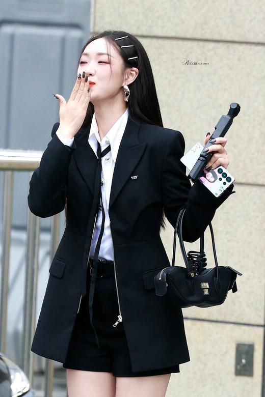 【范冰冰&张含韵&胡杏儿&袁娅维&吉克隽逸&管乐同款】Mordern Art 现代艺术时期 | 银色水纹耳环 商品图11