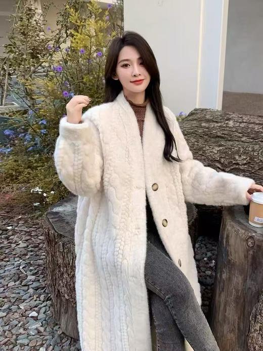 【冬季系列】环保水貂重工麻花厚款皮毛一体大衣外套-喜出 商品图1