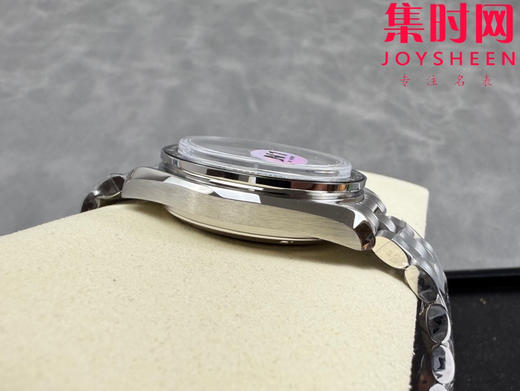 N1欧米茄超霸计时系列 超霸月球表 第四代超霸 熊猫超霸 定制透底Cal.3861手动上链机械机芯 男士腕表 表径42mm 商品图5