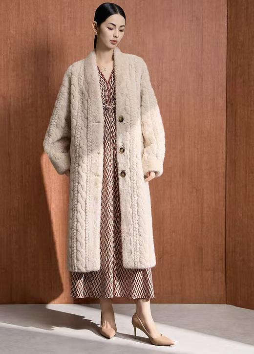 【冬季系列】环保水貂重工麻花厚款皮毛一体大衣外套-喜出 商品图0