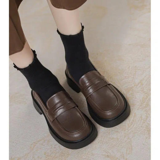 建议拍大一码！SOSOTATA 复古英伦风乐福鞋 单里/绒里 秋冬氛围感拉满，配色质感高级；鞋面细腻，鞋底柔软，上脚舒适 商品图7