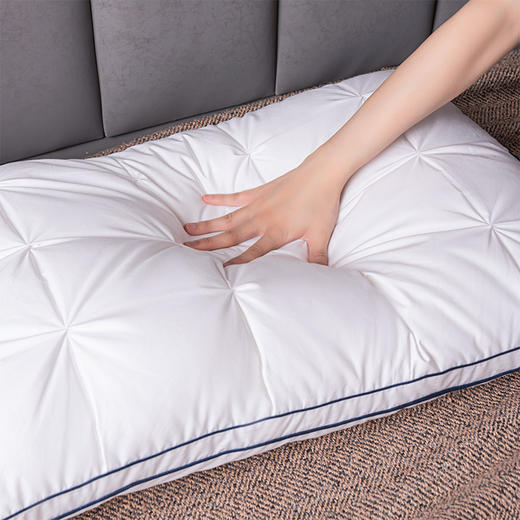 多喜爱 美眠康 STAR · 七星枕 全棉面料 蓬松柔软 商品图1