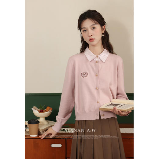 鹿向南「艺术生女孩」粉色开衫上衣2025秋冬新款气质休闲长袖毛衣 商品图1