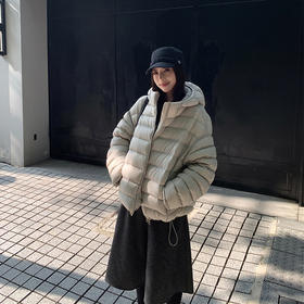 WS 0248118连帽短款排骨羽绒服细腻泡芙面料