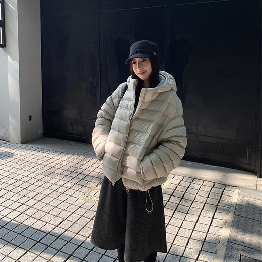 WS 0248118连帽短款排骨羽绒服细腻泡芙面料 商品图0