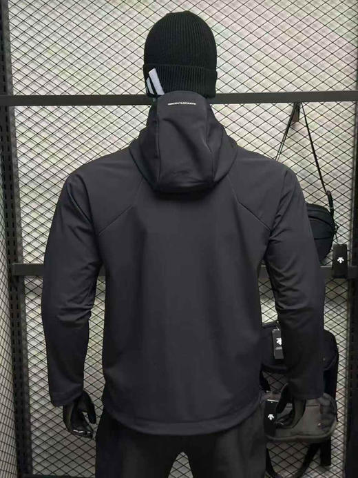 原单正品黑标迪桑特冲锋衣加绒软壳｜无畏风雨，畅享运动|男士防水透湿加绒夹克】
尺码：M L XL XXL XXXL
原价2190 商品图3