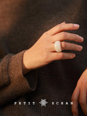 PETIT SCHAN小闪 JEW#030 Chubby White 白墩墩 顶俄巴莎一级白和田玉戒指