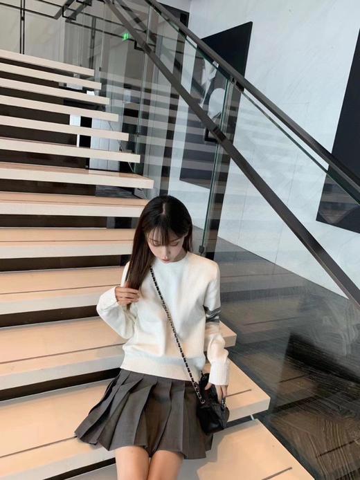 THOM BROWNE 汤姆布朗 .TB经典四条杠针织加厚毛衣圆领毛衣 男女同款（ZY*BG） 商品图4