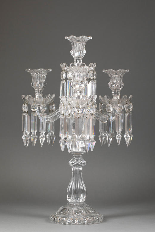 独角鹿西洋古董20世纪法国巴卡拉水晶工坊签名出品Médaillon圆雕纹款四枝头水晶烛台一对 商品图2