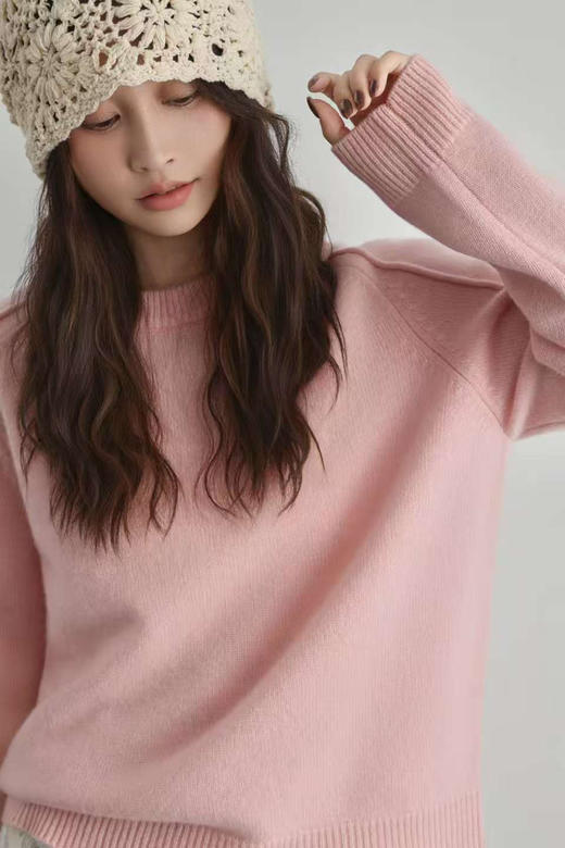 【团购 2025年 纯羊毛 圆领】多色 镶嵌金丝款 纯羊毛 羊毛衫 请手洗或轻柔机洗哦 柔软 亲肤 商品图9