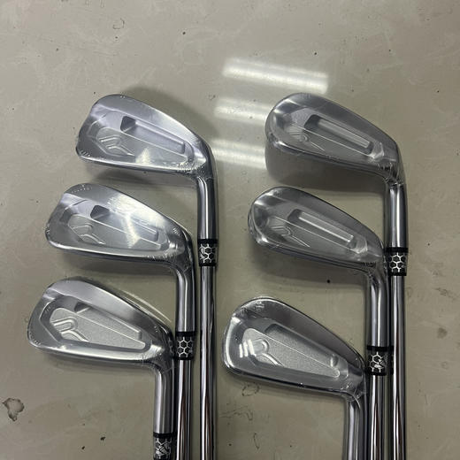 小蜜蜂 高尔夫铁杆组5-P 6只支持三天试打超时可现金回收 商品图0